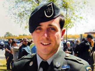 С момента вторжения в Ирак в 2003 году минимум трое американских солдат погибли в душевых от ударов током. Последним из них стал 24-летний Райан Мэсет из Питтсбурга - он погиб в январе 2008 года
