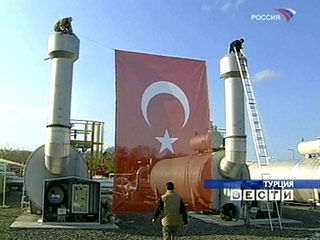 Россия и Турция реанимировали проект по расширению газопровода Blue Stream ("Голубой поток") по дну Черного моря в обход Украины. Стороны начали проработку проекта третьей нитки газопровода