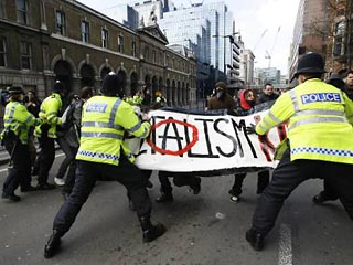 В Лондоне начался марш пострадавших от кризиса, приуроченный к саммиту "двадцатки"