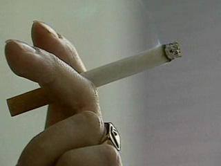 Российские курильщики и действующие в стране табачные компании получили отсрочку