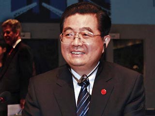 Ху Цзиньтао, выступая на саммите, заявил, что в настоящее время наиболее актуальными задачами являются восстановление роста мировой экономики, борьба с протекционизмом во всех его формах, обеспечение открытой и свободной торгово-инвестиционной среды
