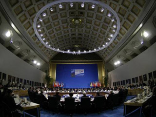 Лидерам стран НАТО пока не удалось согласовать кандидатуру нового генсека