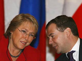 Медведев и Бачелет договорились отменить между Россией и Чили визовой режим
