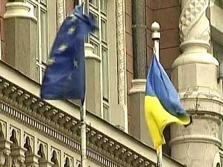 Украина намерена отменить безвизовый режим с Европой. "Скоро мы отменим безвизовый режим с Европой и выиграем от этого. Это произойдет, возможно, даже до Пражского саммита 7 мая"