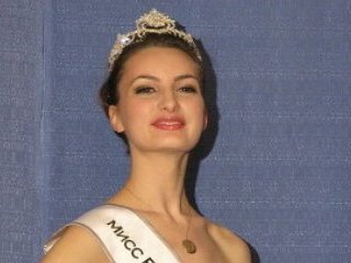 Жительница штата Мэриленд Кристина Бордюгова стала победительницей конкурса "Мисс русская краса Америки 2009", который проходил в представительстве Россотрудничества в США