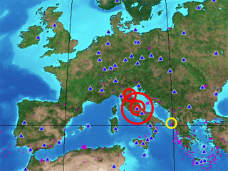 В центральной части Италии в ночь на понедельник и утром произошло мощное землетрясение. По данным итальянских сейсмологов, магнитуда подземных толчков достигала 6,3 балла по шкале Рихтера