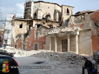 МЧС России направляет в Италию группу экспертов для оценки устойчивости зданий, подвергшихся удару землетрясения