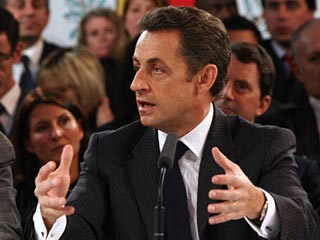 Президент Николя Саркози предложил профсоюзам и предпринимателям внести свой вклад, чтобы поддержать усилия государства по социальной поддержке безработных