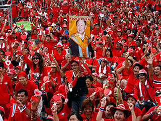 Тайская оппозиция прекращает свои демонстрации на время празднования Сонгкран - местного Нового года, которое пройдет с 13 по 15 апреля