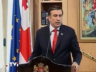 Президент Грузии Михаил Саакашвили ответил оппозиции, которая уже второй день призывает его уйти в отставку