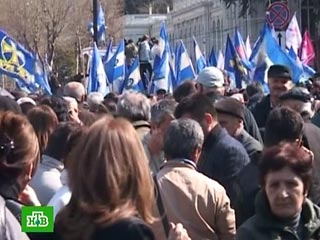 Основная акция протеста в Тбилиси переместилась к резиденции Саакашвили, она будет круглосуточной