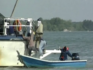 Пираты во вторник захватили еще одно грузовое судно у берегов Сомали