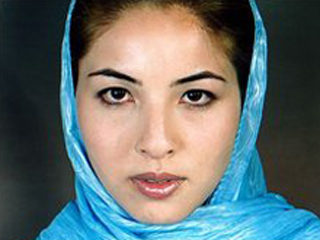 В Тегеране накануне начались судебные слушания по делу американо-иранской журналистки Роксаны Сабери, обвиняемой Ираном в шпионаже