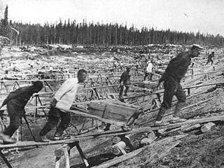 Девяносто лет назад, 15 апреля 1919 года, в РСФСР вышел декрет "О лагерях принудительных работ"