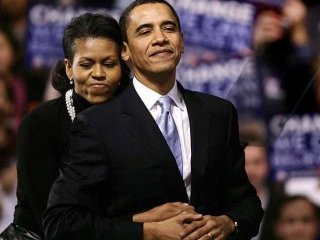 Президент и "первая леди" США заработали в прошлом году 2,7 млн долларов. Об этом свидетельствует налоговая декларация Барака и Мишель Обамы