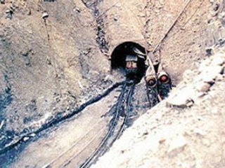 В результате взрыва метана в одной из угольных шахт иранской провинции Керман погибли 12 человек