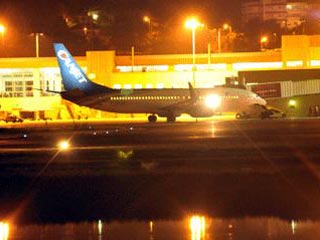 На Ямайке вооруженный преступник в международном аэропорту Сангстер захватил в заложники пассажиров самолета Canjet