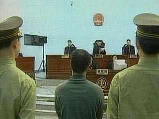 В Китае банда чиновников-коммунистов насиловала в притоне школьниц