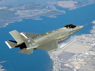 F-35 Lightning II - малозаметный многоцелевой истребитель-бомбардировщик, разработкой которого занимается компания Lockheed Martin при участии Northrop Grumman и BAE Systems