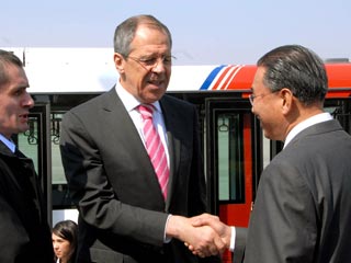 Министр иностранных дел России Сергей Лавров в четверг прибыл с визитом в КНДР