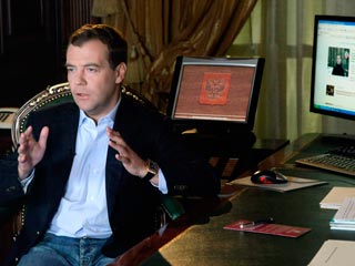 Президент РФ Дмитрий Медведев, интернет-дневник которого торжественно открылся накануне на сайте LiveJournal.com, уже начал реагировать на комментарии блоггеров