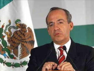 Действовать быстро, но не терять при этом спокойствия призвал мексиканцев президент латиноамериканской страны Фелипе Кальдерон, который выступил с обращением к соотечественникам в связи со вспышкой свиного гриппа