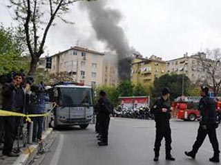 В Стамбуле спецназ проводит антитеррористическую операцию: 1 человек убит, 8 ранены