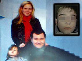 32-летний Владимир Гречушкин, которого обвиняют в жестоком убийстве приемного сына, в последнее время на допросах стал вести себя неадекватно