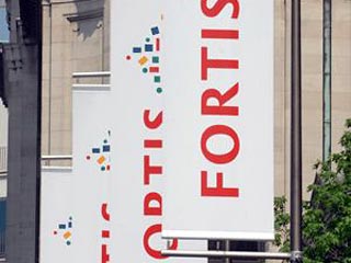 Состоявшееся в Генте общее собрание акционеров одного из крупнейших в Европе бельгийского банка Fortis, ознаменовалось скандалом. Миноритарные акционеры запели "Марсельезу", побежали на сцену и закидали руководство банка ботинками