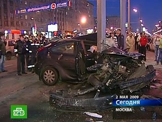 Причиной серьезного ДТП на северо-востоке Москвы, в котором два человека погибли и один был ранен, стало превышение скорости водителем иномарки