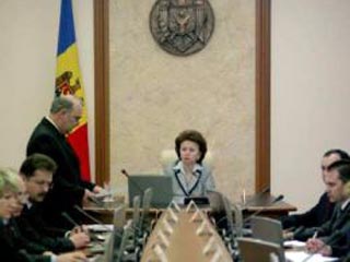 Правительство Молдавии просит об отставке в связи с избранием нового парламента. Согласно законодательству, кабинет министров подает в отставку перед завершением мандата парламента, выразившего доверие правительству, пояснила премьер-министр Зинаида Греча