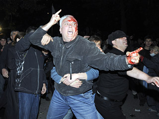 Перед зданием управления МВД в Тбилиси произошли столкновения между участниками акции оппозиции и спецназовцами