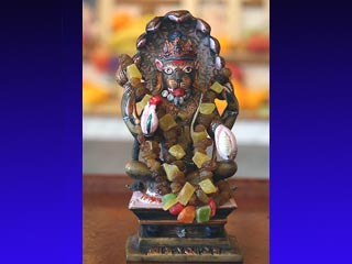 Имя Нарасимха на санскрите означает буквально "человеко-лев". Это -  непостижимое воплощение Вишну (Кришны)