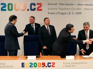 Европейский Союз подписал 8 мая в Праге совместную декларацию по проекту строительства газопровода Nabucco с Азербайджаном Грузией, Турцией и Египтом