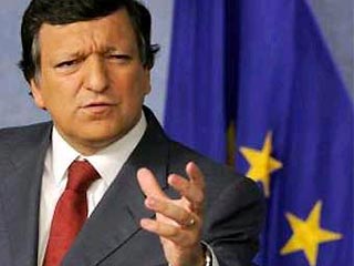 "Оказавшись перед лицом мирового кризиса, нам хочется сегодня услышать мнение тех, кто в своем ежедневном служении общается с самыми уязвимыми слоями общества", - подчеркнул Жозе Мануэл Баррозу