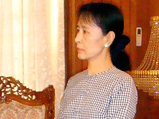 Один из демократических лидеров Мьянмы, лауреат Нобелевской премии мира Аун Сан Су Чжи арестована в четверг в Янгоне