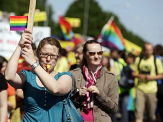 Комиссия Рижской думы, рассматривающая заявки на проведение собраний, шествий и пикетов, запретила устраивать в городе Балтийский гей-парад