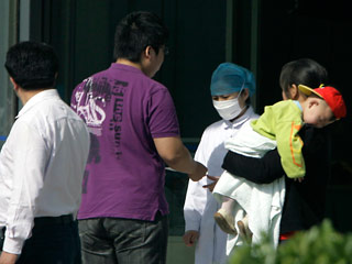 На границе России в Китае выявлено неизвестное заболевание. Власти исключают грипп A/H1N1