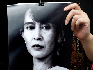 "Нобелевская" оппозиционерка Мьянмы Аун Сан Су Чжи предстанет перед судом за нарушение режима домашнего ареста