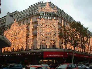 Посетителей магазина Galleries Lafayettes в Париже эвакуируют из-за разрыва трубы