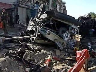 В Афганистане начиненный взрывчаткой автомобиль, управляемый смертником, врезался в армейскую колонну, в которой находились военнослужащие НАТО