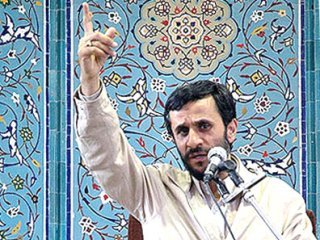 Популярный в Иране во времена исламской революции 1979 года лозунг "Ни Запад, ни Восток" не потерял для страны актуальности и сегодня. Об этом заявил президент Исламской Республики Махмуд Ахмадинежад
