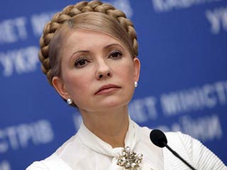 Премьер-министр Украины Юлия Тимошенко ввела "сухой закон" на борту самолетов, которыми она пользуется во время своих визитов в зарубежные страны