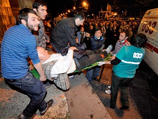 МВД Грузии схватилось с оппозицией: трое полицейских ранены ножами, оппозиционеру разбили голову