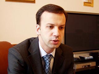 Дефицит федерального бюджета и в 2009 году, и в 2010 году может быть выше прогнозных показателей, считает помощник президента РФ Аркадий Дворкович