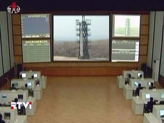 КНДР готовит новые испытания - межконтинентальная ракета доставлена на пусковую площадку