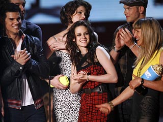 Вампирская сага "Сумерки" стала триумфатором премии MTV Movie Awards
