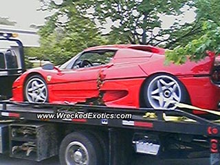 Агент ФБР разбил Ferrari, конфискованное у наркобарона