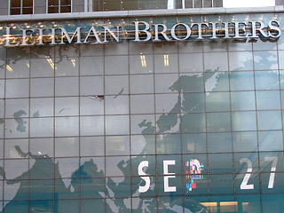 Названа десятка крупнейших банкротств США за всю историю страны. Возглавляет этот печальный рейтинг инвестбанк Lehman Brothers, обанкротившийся в середине сентября 2008 года