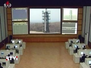 В КНДР приступили к сбору баллистической ракеты, которая способна достичь территории США